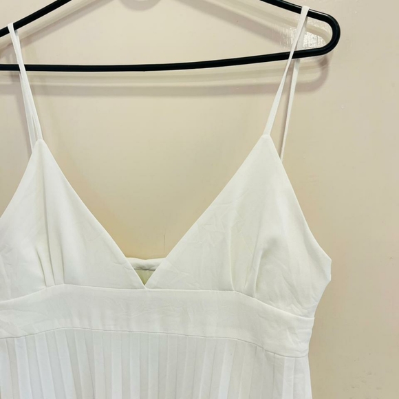 White pleated midi dress - Picture 5 of 9